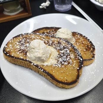 Gracie's On West Main - French Toast - Breakfast & Brunch Near Me - Leola, Pennsylvania Gracie's On West Main - French Toast - Breakfast & Brunch Near Me - Leola, Pennsylvania