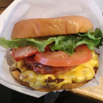 Shake Shack Central West End - Smoke Shack - Ice Cream & Frozen Yogurt Near Me - St. Louis, Missouri