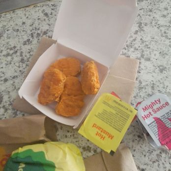 McDonald's - 4 nuggets in a 6 count box. Still noticeable by my only other item, the McChicken. - Fast Food Near Me - Monrovia, California McDonald's - 4 nuggets in a 6 count box. Still noticeable by my only other item, the McChicken. - Fast Food Near Me - Monrovia, California