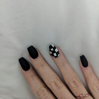 T & D Nail Spa - It took 2 hours to get this and they did a terrible job. Unacceptable. Not worth $30. - Nail Salons Near Me - Florence, Alabama