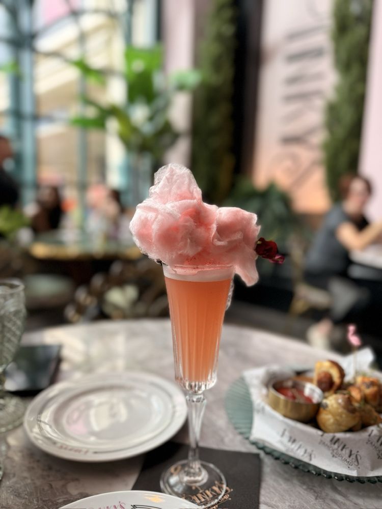 Pinky’s By Vanderpump - Photo 3