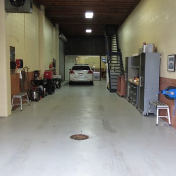 Bermuda Auto Glass - Auto Glass Services Near Me - Vancouver, British Columbia