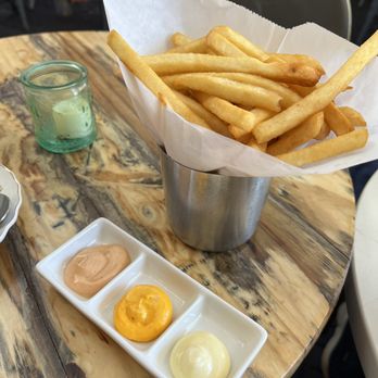 The Betsy - fries with mayo - Bars Near Me - Washington, DC, District of Columbia The Betsy - fries with mayo - Bars Near Me - Washington, DC, District of Columbia