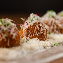 Eddie and Vinny's - Crab & Pea Arancini