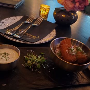 Vanderpump A Paris - Truffle potatoes - French Near Me - Las Vegas, Nevada Vanderpump A Paris - Truffle potatoes - French Near Me - Las Vegas, Nevada