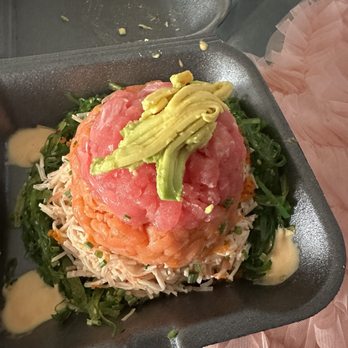 Crazy Sushi - Crazy salad(includes seaweed spice crab tuna etc.) - Sushi Bars Near Me - Carolina, Puerto Rico