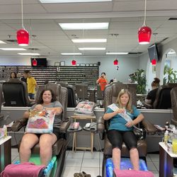 NT Nails & Spa