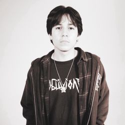 2000 Cuts Salon