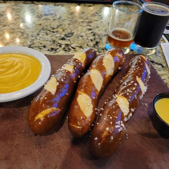 The Brew Kettle - Pretzel Appetizer with cheese and honey mustard - Burgers Near Me - Hudson, Ohio