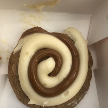 Crumbl - Maple Grove - Dulce de leche - Bakeries Near Me - Maple Grove, Minnesota Crumbl - Maple Grove - Dulce de leche - Bakeries Near Me - Maple Grove, Minnesota