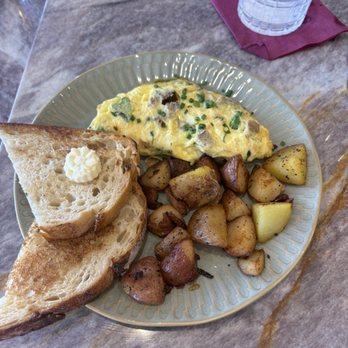 Flora - sausage omelette - Breakfast & Brunch Near Me - San Diego, California