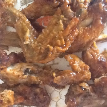 Hooters - Old, freezer burnt wings. Yukkk - American Near Me - Wethersfield, Connecticut