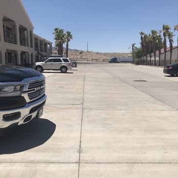 Best Western Colorado River Inn - Parking lot - Hotels Near Me - Needles, California Best Western Colorado River Inn - Parking lot - Hotels Near Me - Needles, California