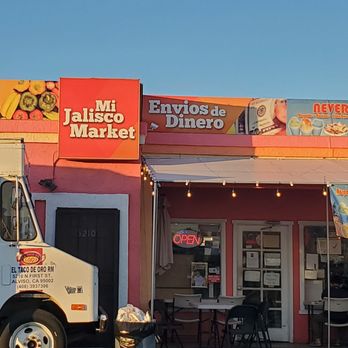 Las Grullas Mexican Grill - Food truck shares same address as Mi Jalisco Market - Mexican Near Me - Alviso, California