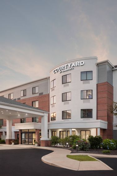 Courtyard by Marriott Portland Airport - wedding in South Portland, ME