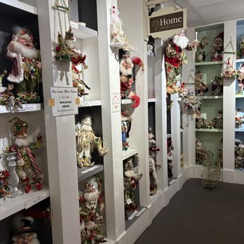 Kris Kringl - santa wall - Holiday Decorations Near Me - Leavenworth, Washington