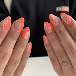 Nail bar