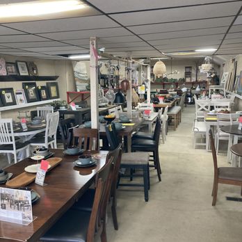 Hometown Furniture - Second area of dining with kitchen tables and chairs. The pricing is phenominal! - Furniture Stores Near Me - Plainfield, Illinois Hometown Furniture - Second area of dining with kitchen tables and chairs. The pricing is phenominal! - Furniture Stores Near Me - Plainfield, Illinois