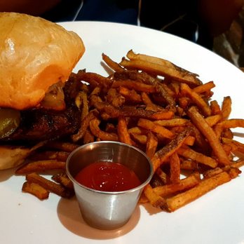 Brick N Fire Restaurant & Bar - Gastropubs Near Me - Bradford, Ontario