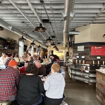 The Redd Dog - Bars Near Me - Tacoma, Washington