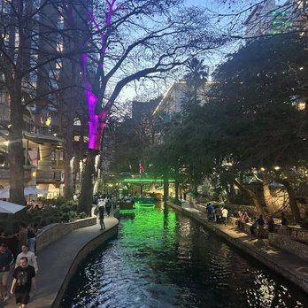 San Antonio River Walk - Scene from a river crossing, I do like the river boats!! - Tours Near Me San Antonio River Walk - Scene from a river crossing, I do like the river boats!! - Tours Near Me