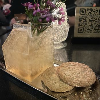 The Roosevelt Room - Milk punch - Cocktail Bars Near Me - Austin, Texas