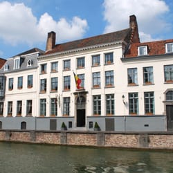 Martin's Relais - The hotel benefits from a peaceful rose garden, several comfortable lounges and is only 450 metres from the Grote Markt.