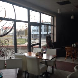 Caffe Crema - Wejście jest takie a tam niedaleko jeziorko :)