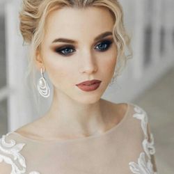 Salon Rima at Bocage - Show me Beauty with an updo having your hair put back away from your face!!! What a gorgeous look!!
