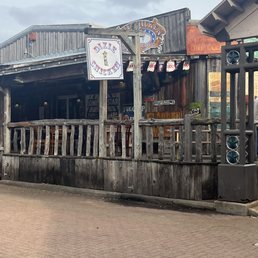 Walking up to Dixie Chicken