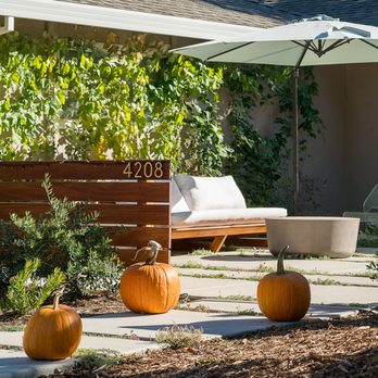 Vizcay Landscaping - Front yard concrete patio and raised garden beds - Landscaping Near Me Vizcay Landscaping - Front yard concrete patio and raised garden beds - Landscaping Near Me