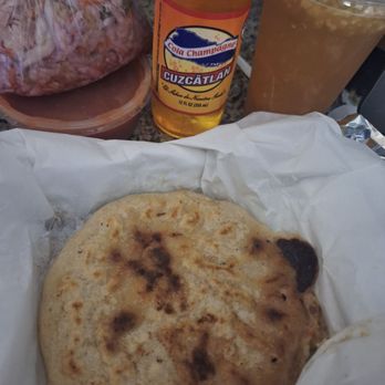 La Esperanza Restaurant - Queso con chicharron y revueltas, ensalata - Bakeries Near Me - Long Beach, California La Esperanza Restaurant - Queso con chicharron y revueltas, ensalata - Bakeries Near Me - Long Beach, California