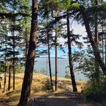 Dorman Point Trail - Dorman point. Well maintained - Hiking Near Me - Bowen Island, British Columbia Dorman Point Trail - Dorman point. Well maintained - Hiking Near Me - Bowen Island, British Columbia