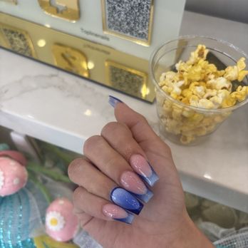 Topline Nails and Lashes - Nail Salons Near Me - Pico Rivera, California