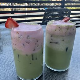Strawberry matcha latte Strawberry matcha latte