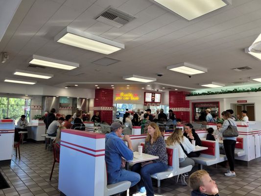 In-N-Out Burger by null