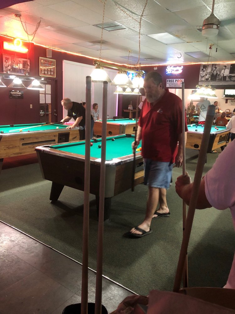 ENGLEWOOD BILLIARDS & BREW Updated October 2024 10 Reviews 622 N Indiana Ave, Englewood