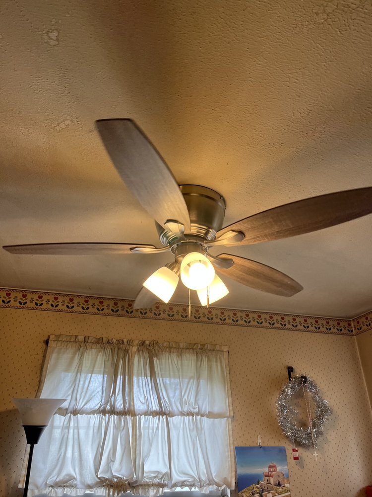 Slide of The Handy Dude