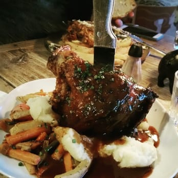 Den Glade Gris - Pork knuckle - Gastropubs Near Me - Oslo, 03