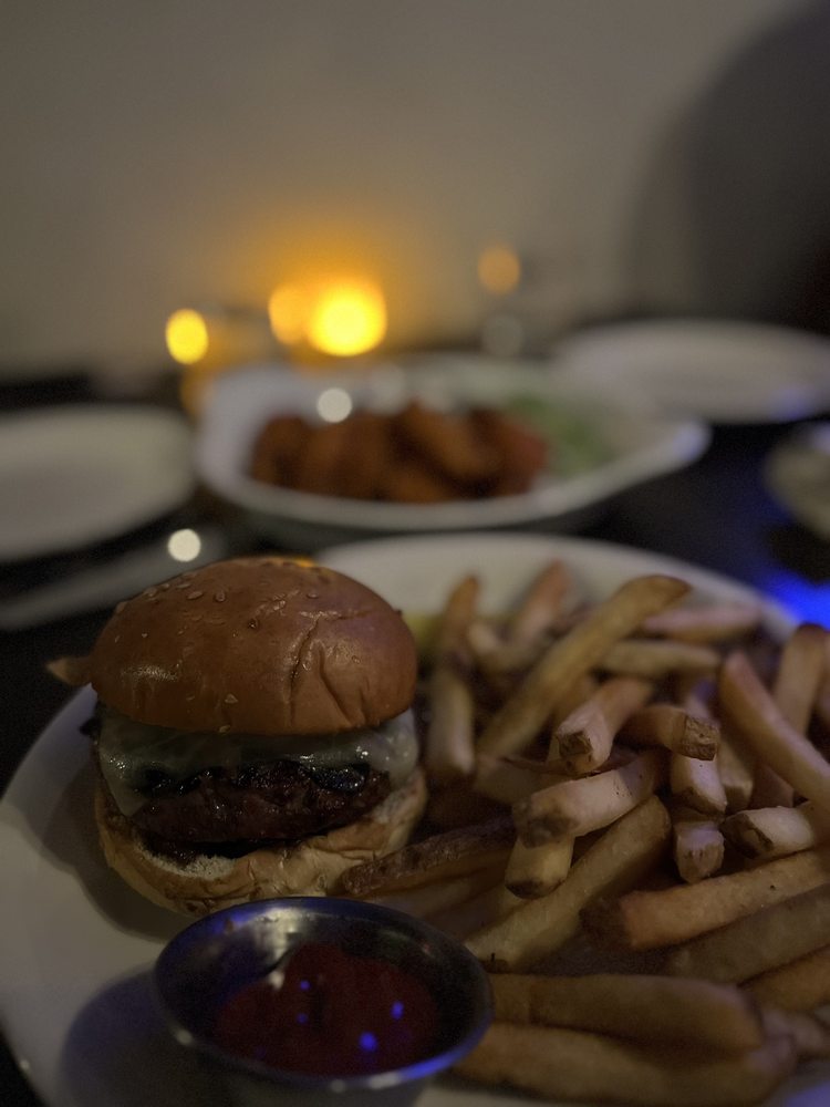 Social spots from Avenue Kitchen + Bar