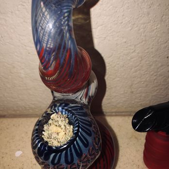 One Plant - Salinas - Zebra gum mix with face mints, mixed with wax bladder. A lot a lot of stuff in this picture gonna smoke it right now. - Cannabis Dispensaries Near Me - Salinas, California