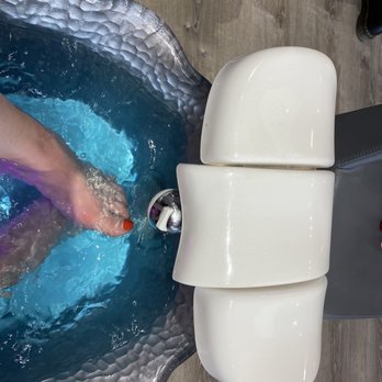 Pink Nail Studio - Pink - Nail Salons Near Me - Oak Park, Illinois