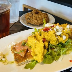 Gustos Coffee Co. - Iced Tea, Torta w/ Hummus, and free Yelp check-in cookie all under $12
