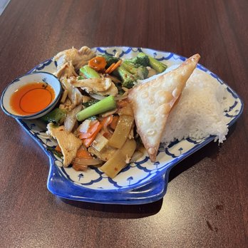Lao Thai Restaurant - Kra POW with chicken. I asked them to put broccoli instead of peppers. - Thai Near Me - Carpinteria, California Lao Thai Restaurant - Kra POW with chicken. I asked them to put broccoli instead of peppers. - Thai Near Me - Carpinteria, California