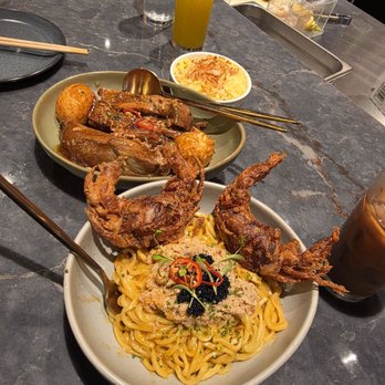 Chao - Pork ribs and dragon egg / soft shell crab snd garlic noodles + added blue crab - Asian Fusion Near Me - Honolulu, Hawaii