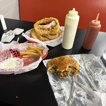 Wes’s Burger Shack - The spread - Burgers Near Me - Temple, Texas
