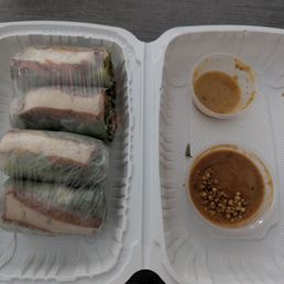 The fresh rolls with the peanut sauce are to die for. So fresh tasting and I could drink the peanut sauce on its own
