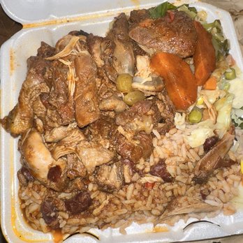 Golden Krust Caribbean Restaurant - Brown stew chicken meal - Caribbean Near Me - Orlando, Florida Golden Krust Caribbean Restaurant - Brown stew chicken meal - Caribbean Near Me - Orlando, Florida