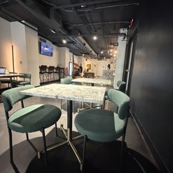 Seleno - Lots of seating options.