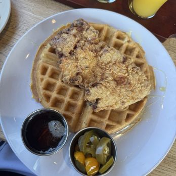 Showroom - Chicken & Waffle - New American Near Me - Frederick, Maryland